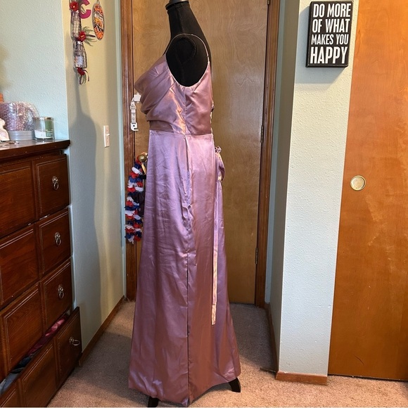 NWOT lilac satin prom dress cowl neckline spaghetti straps lace up back size 12 - Picture 4 of 10